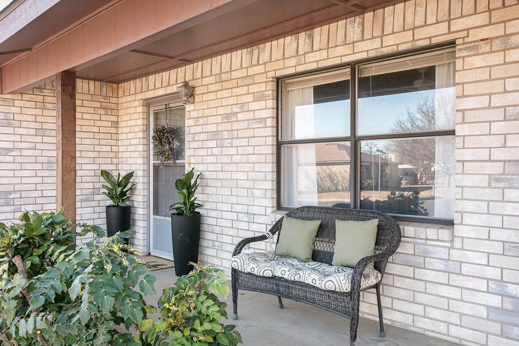 114 Green Meadows Lane - Photo 1