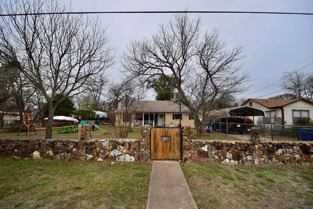 608 Ross St - Photo 1