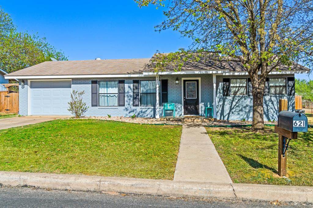621 Creek St - Photo 1
