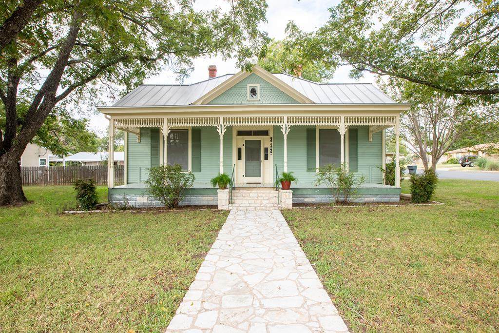 312 College St - Photo 1
