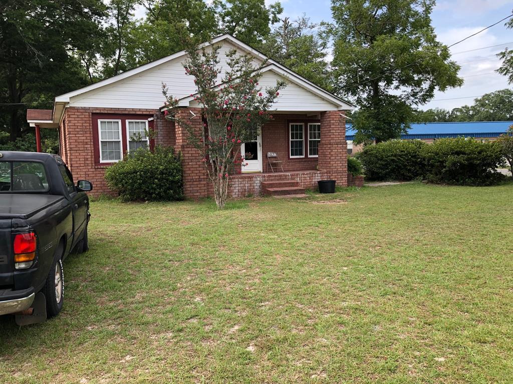 137 Chandler Avenue - Photo 1