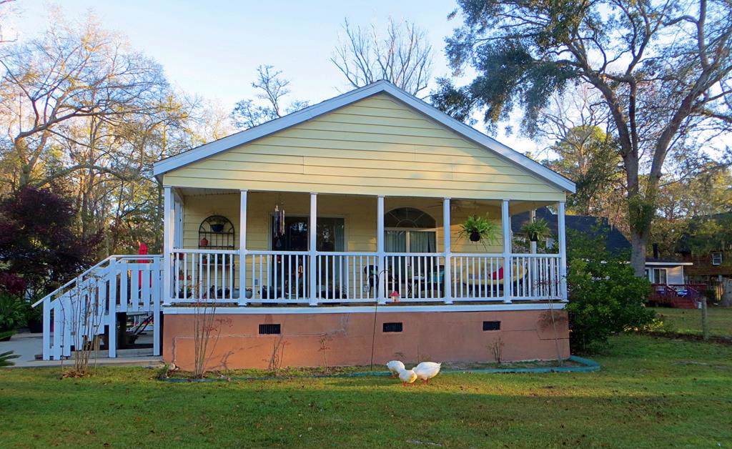 120 West Ridge Court - Photo 1