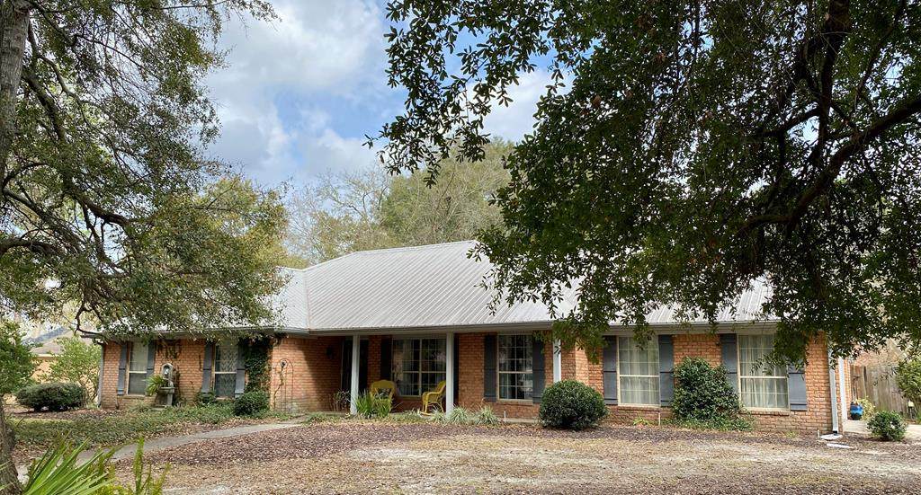 423 Arlington Drive - Photo 1