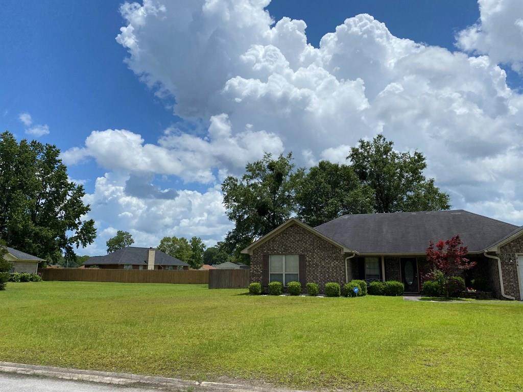 216 West Daryl Drive - Photo 1