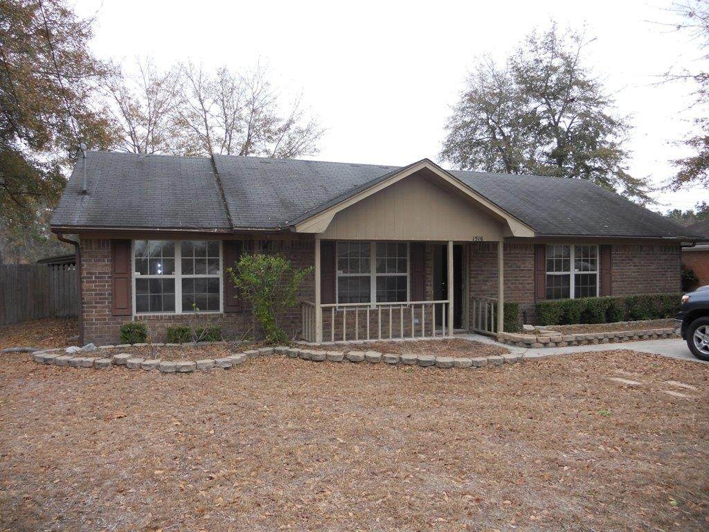 1516 Woodcrest Circle - Photo 1