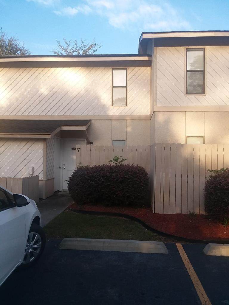 107-2 Gilbert Street - Photo 1