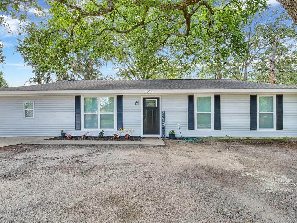 1027 Live Oak Drive - Photo 1
