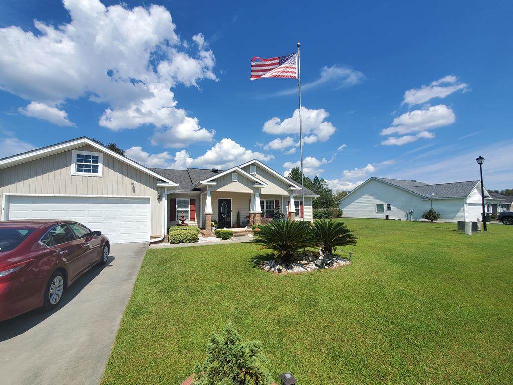 106 White Oak Drive Ne - Photo 1