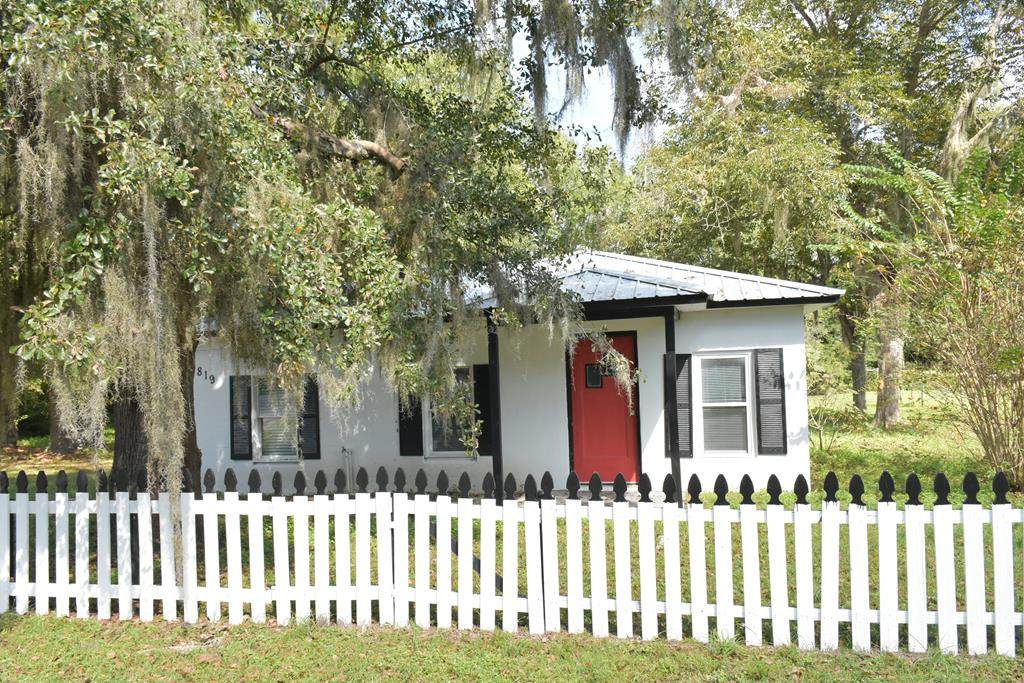 819 South Mcdonald Street - Photo 1
