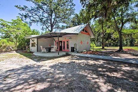 152 River Drive - Photo 1