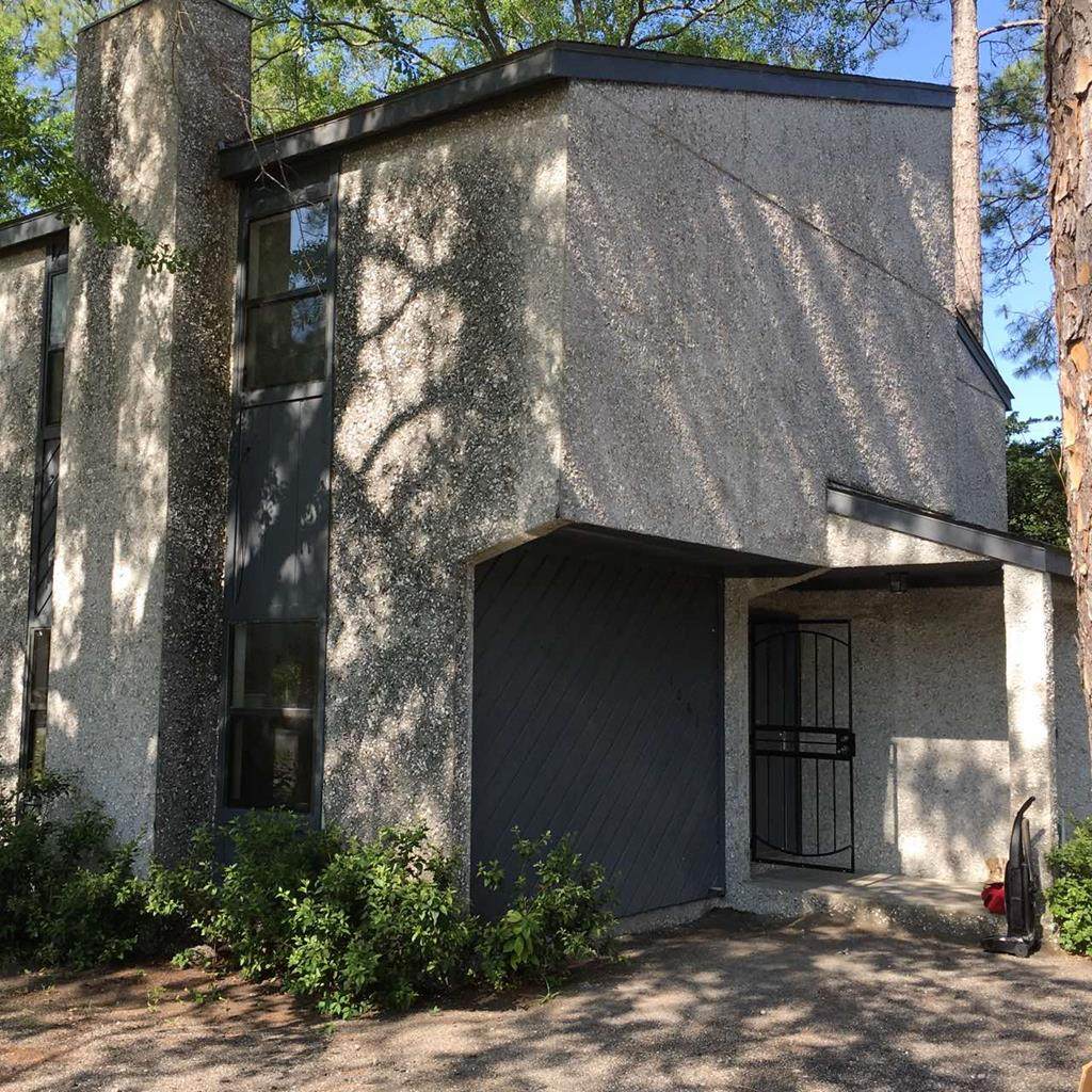 1061 Kelly Drive - Photo 1