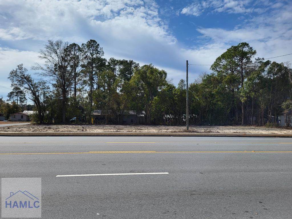 568 East Pine Street - Photo 1