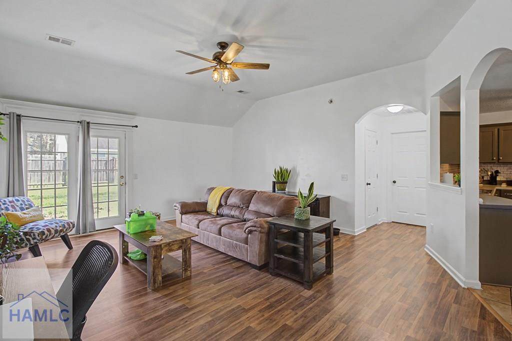 https://bt-photos.global.ssl.fastly.net/hinesville/orig_boomver_1_169073-2.jpg