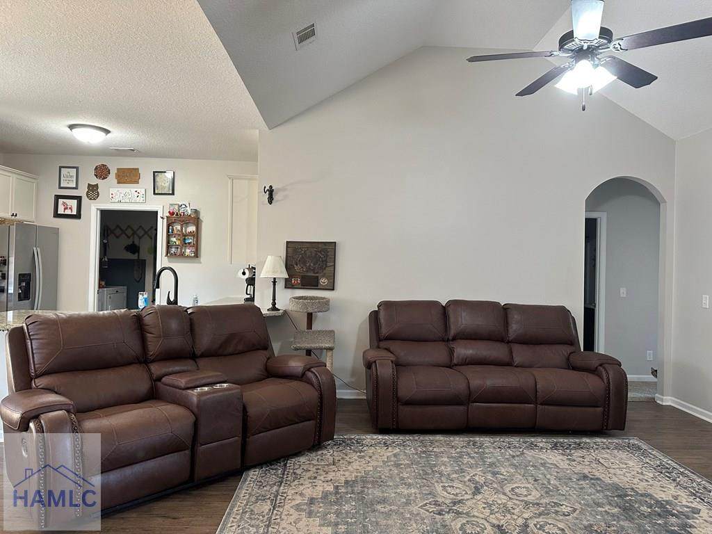 https://bt-photos.global.ssl.fastly.net/hinesville/orig_boomver_1_169082-2.jpg