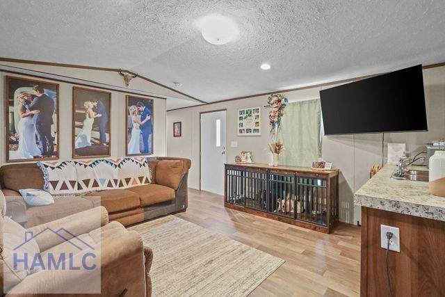 https://bt-photos.global.ssl.fastly.net/hinesville/orig_boomver_1_169490-2.jpg