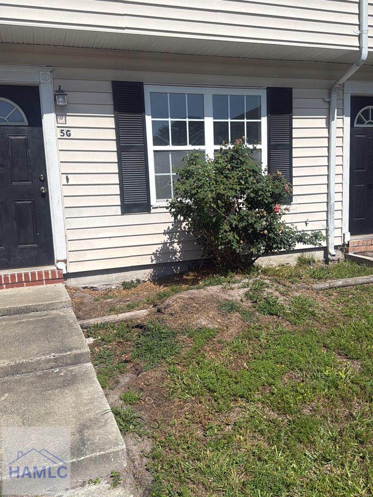 1100 Pineland Avenue - Photo 1