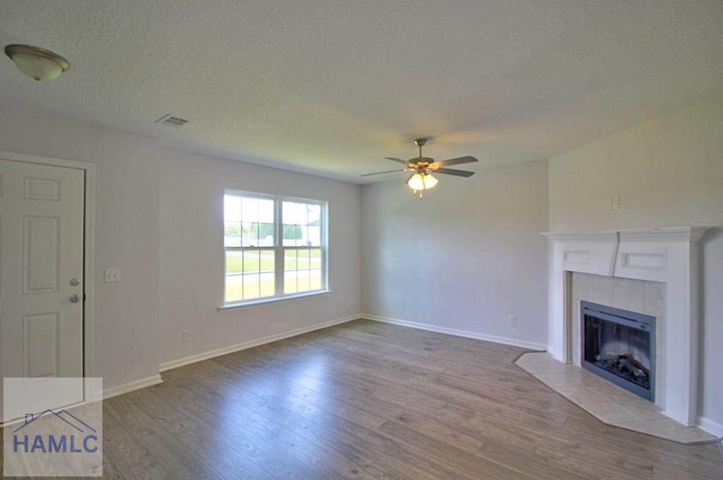 https://bt-photos.global.ssl.fastly.net/hinesville/orig_boomver_1_170814-2.jpg