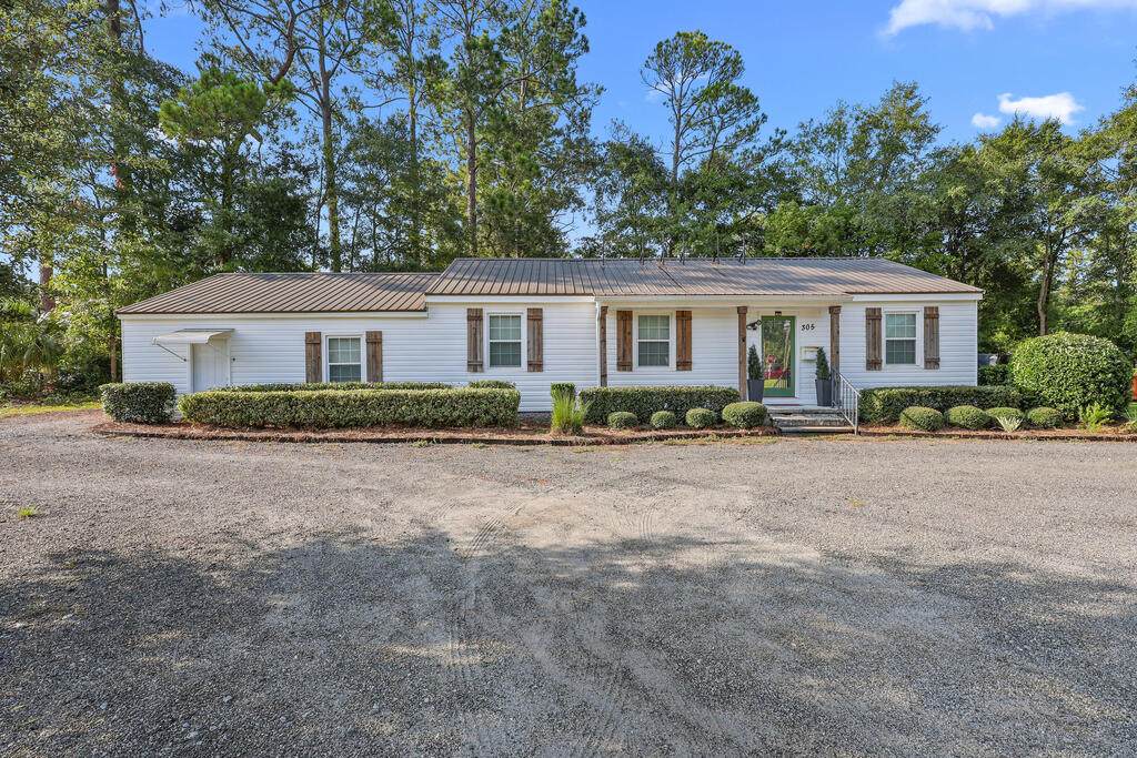 305 Ty Ty Street - Photo 1
