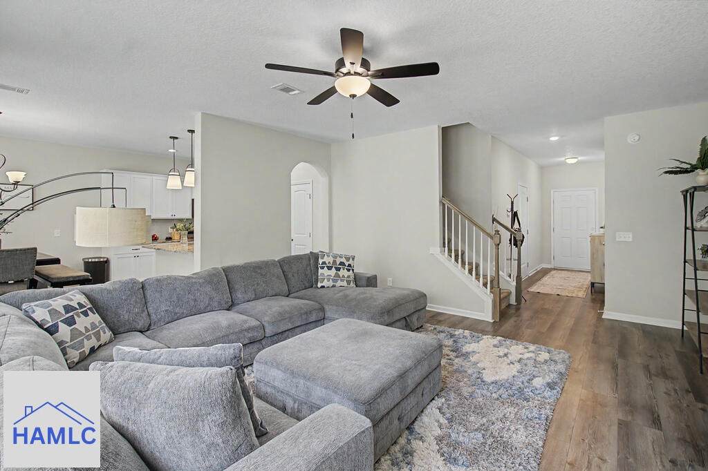 https://bt-photos.global.ssl.fastly.net/hinesville/orig_boomver_1_171351-2.jpg