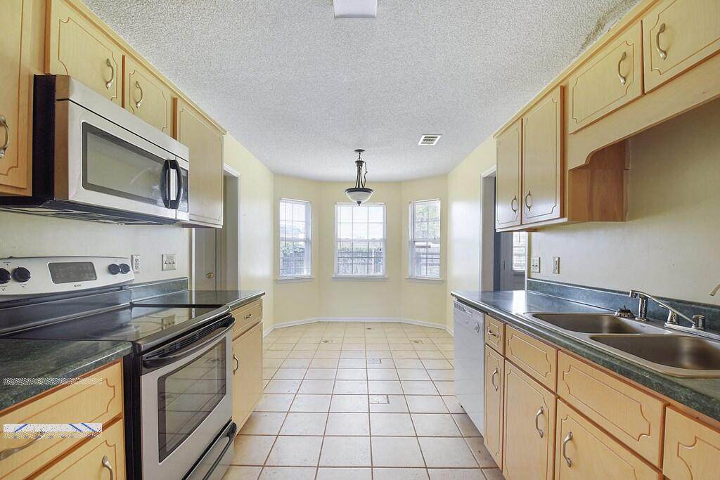 https://bt-photos.global.ssl.fastly.net/hinesville/orig_boomver_1_171369-2.jpg