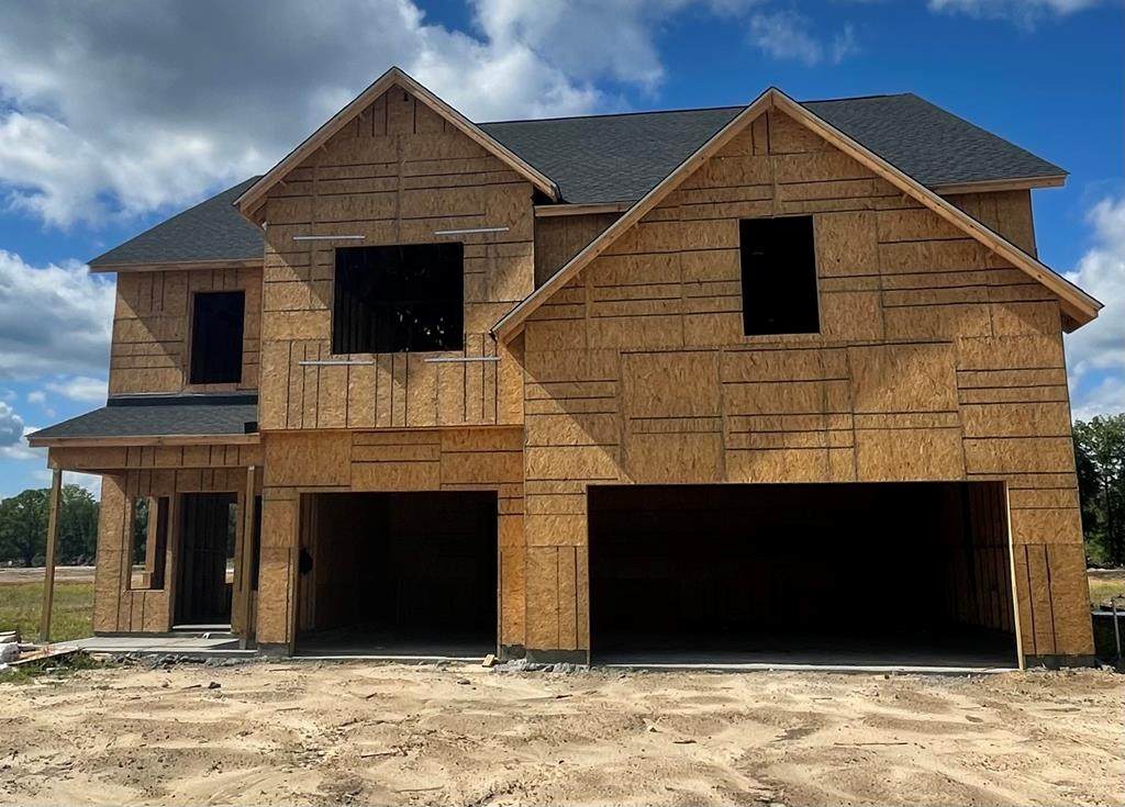 71 Gracyn Lane - Photo 1