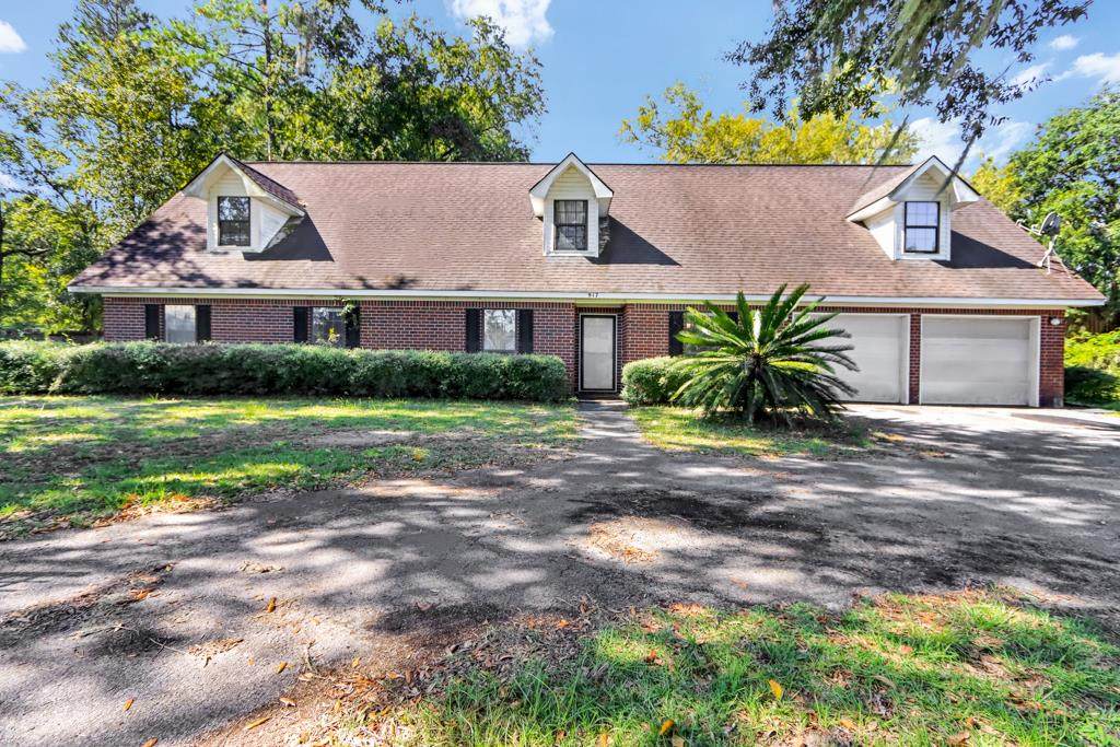 917 Hollywood Drive - Photo 1