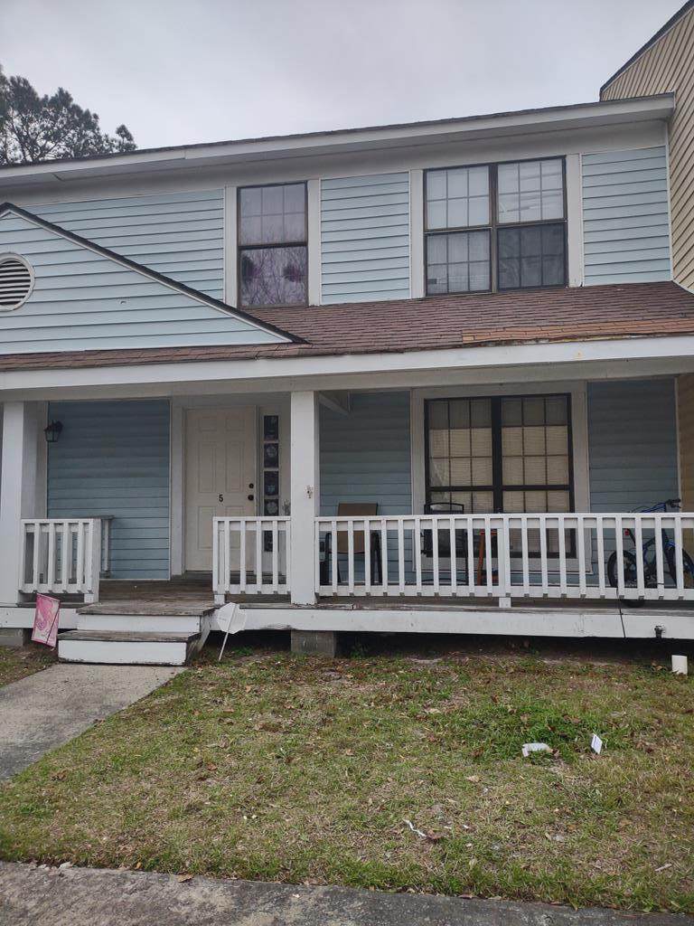 912 Pineland Avenue - Photo 1