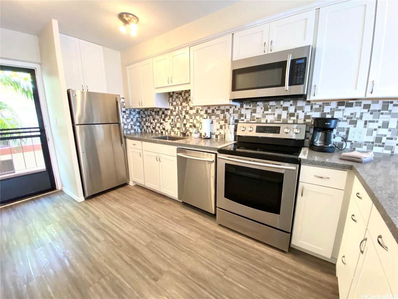 222 Kaiulani Avenue - Photo 1