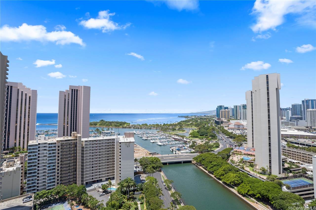 1551 Ala Wai Boulevard - Photo 1
