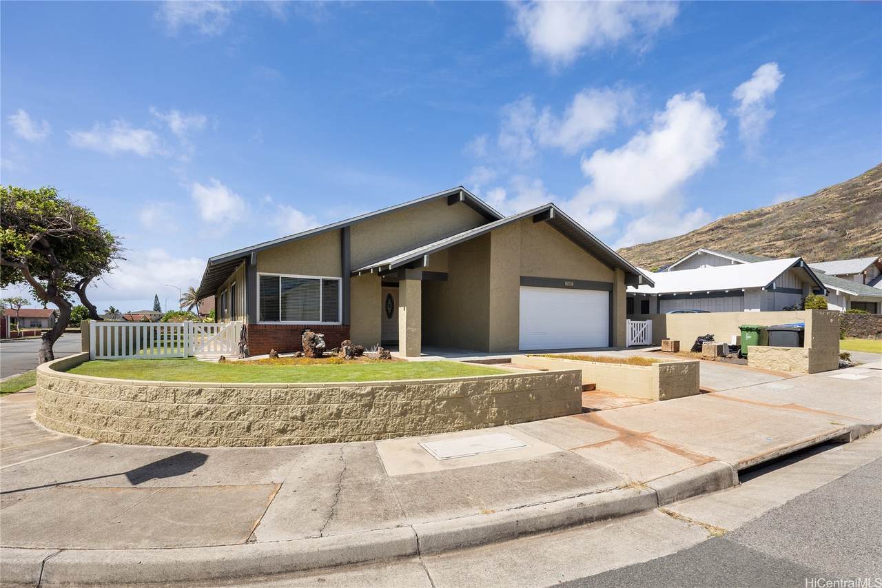 7549 Puumahoe Place - Photo 1