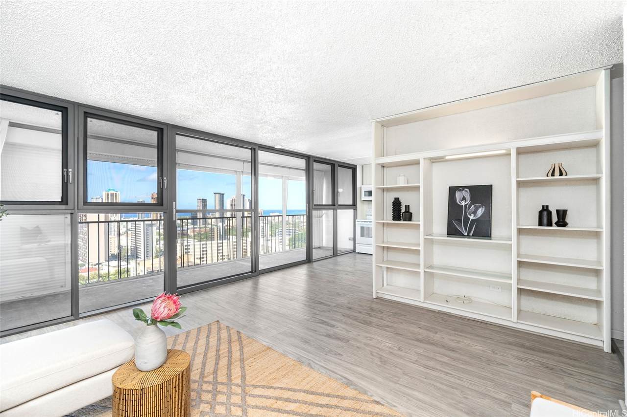 1520 Ward Avenue - Photo 1