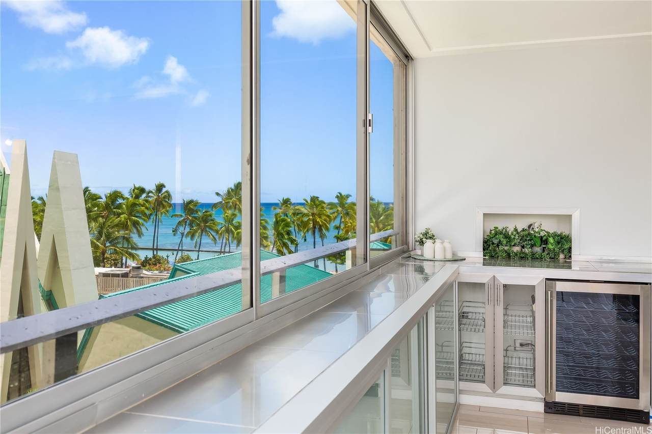 2500 Kalakaua Avenue - Photo 1