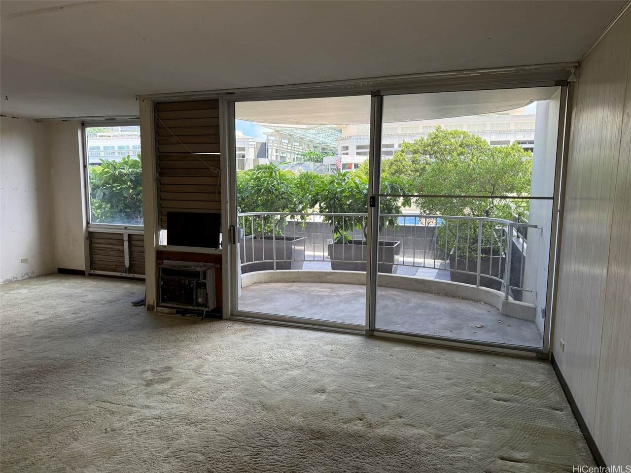 1717 Ala Wai Boulevard - Photo 1