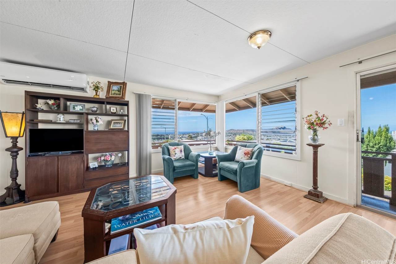 1482 Kalaepohaku Street - Photo 1