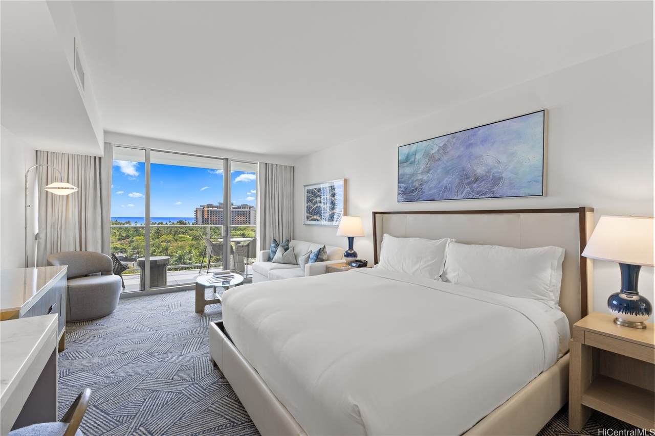 383 Kalaimoku Street - Photo 1