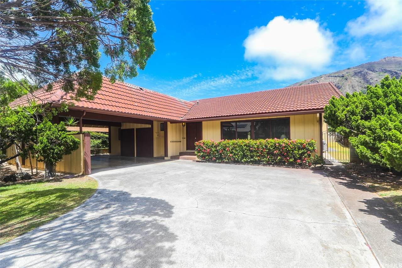 753 Kalanipuu Street - Photo 1