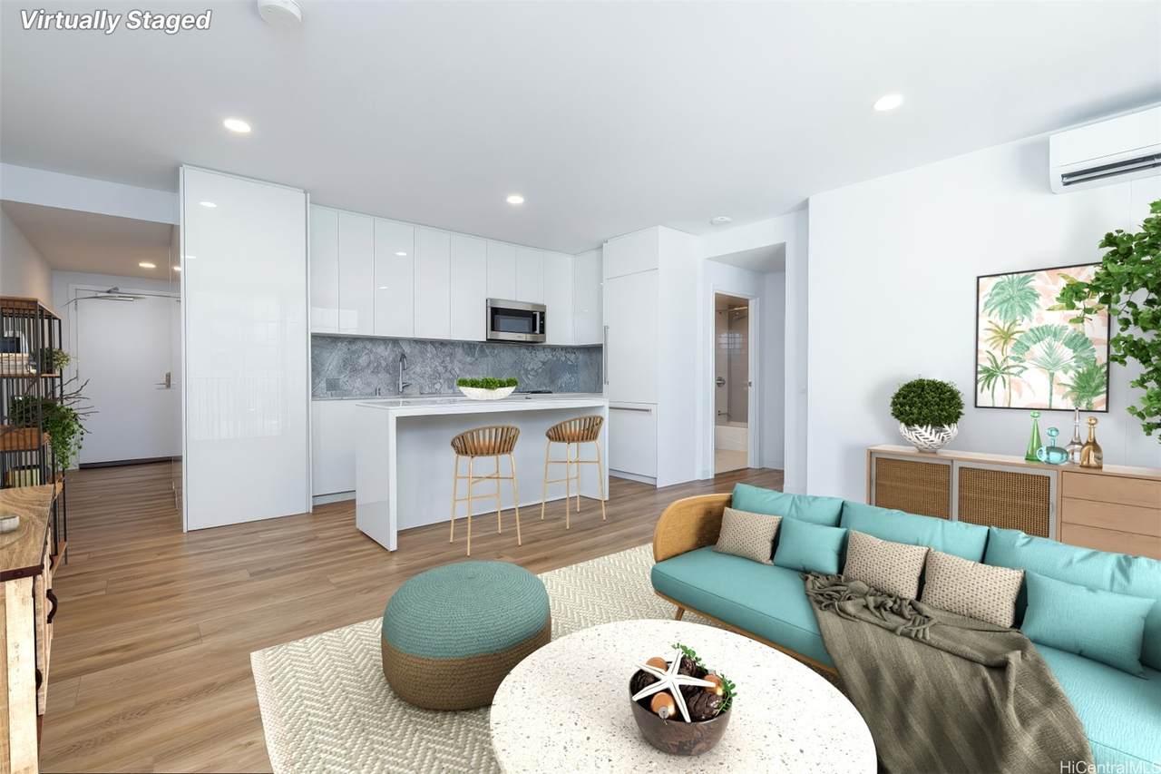 987 Queen Street - Photo 1