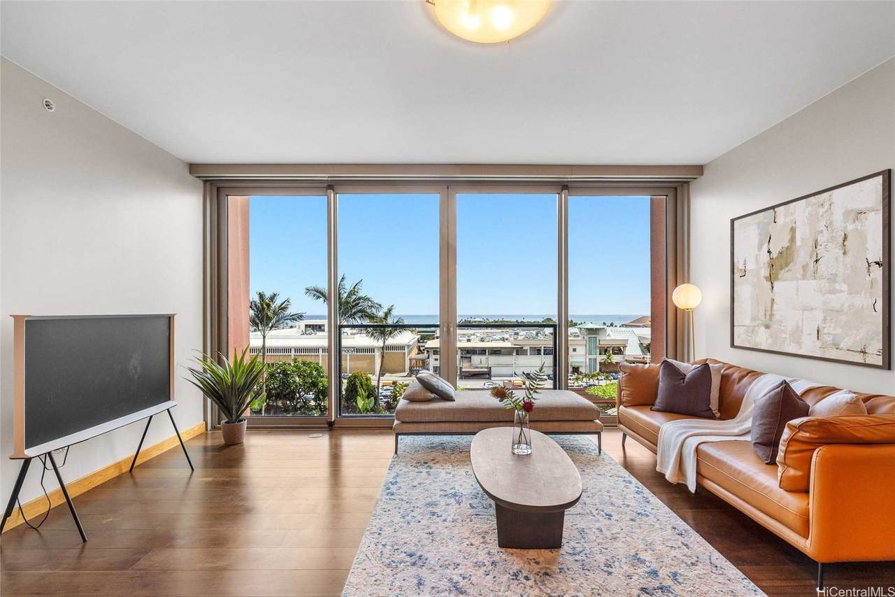 1555 Kapiolani Boulevard - Photo 1