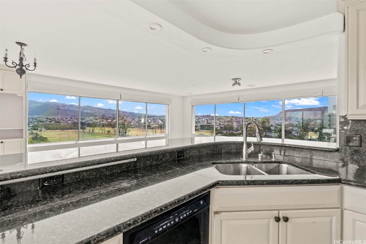 2547 Ala Wai Boulevard - Photo 1