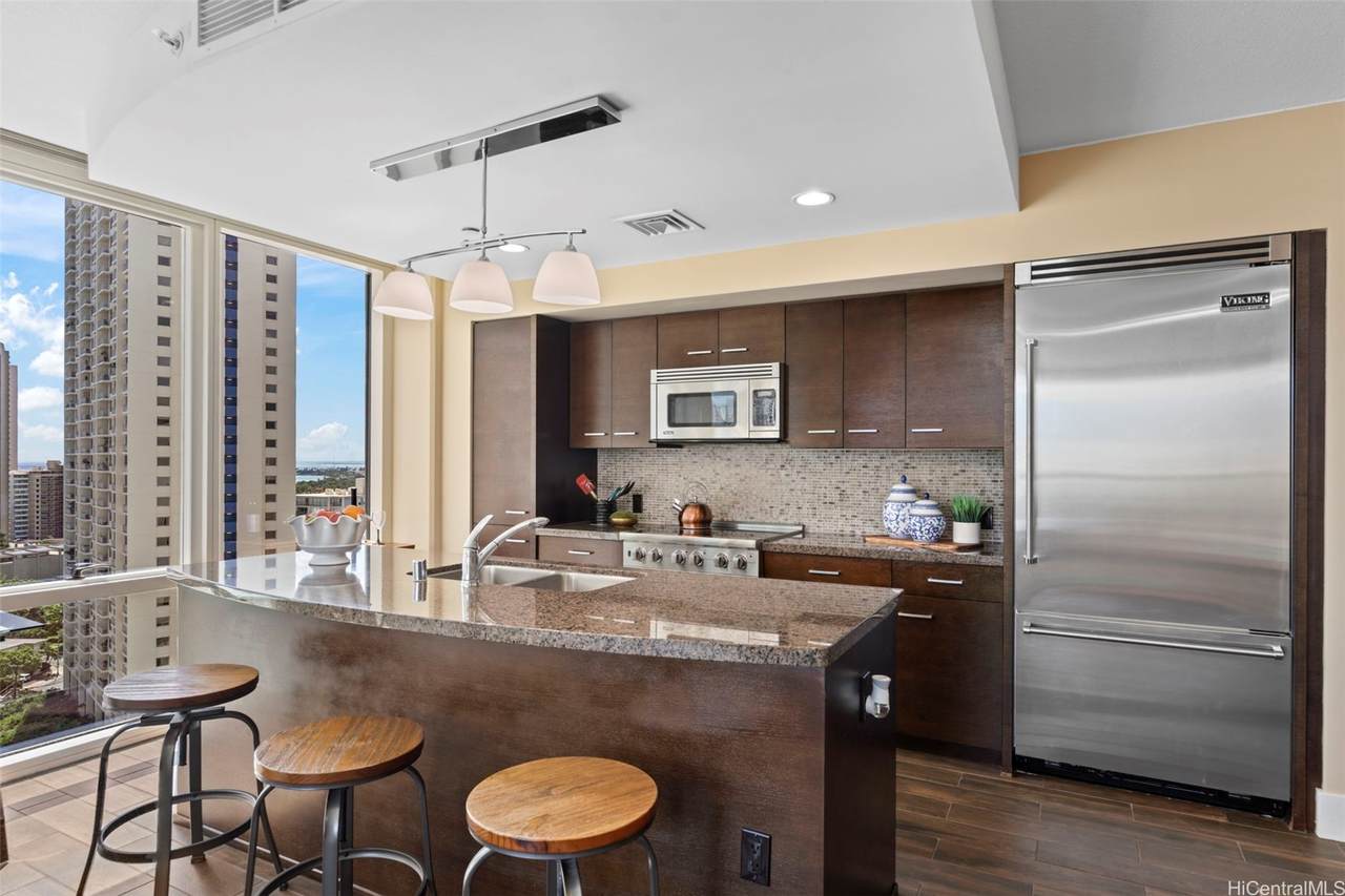 1837 Kalakaua Avenue - Photo 1