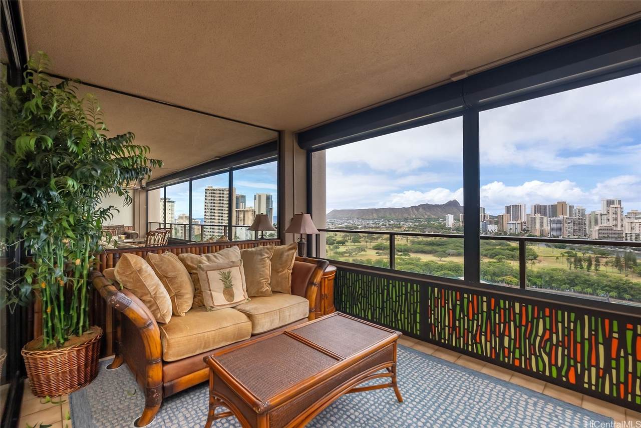 583 Kamoku Street - Photo 1