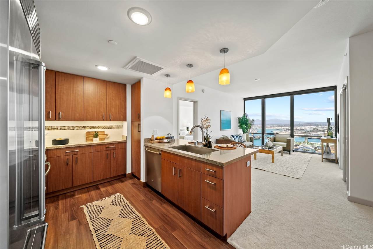 555 South Street - Photo 1