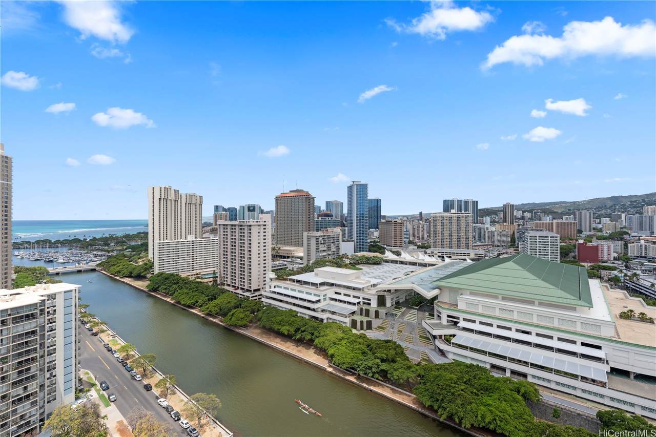 1717 Ala Wai Boulevard - Photo 1
