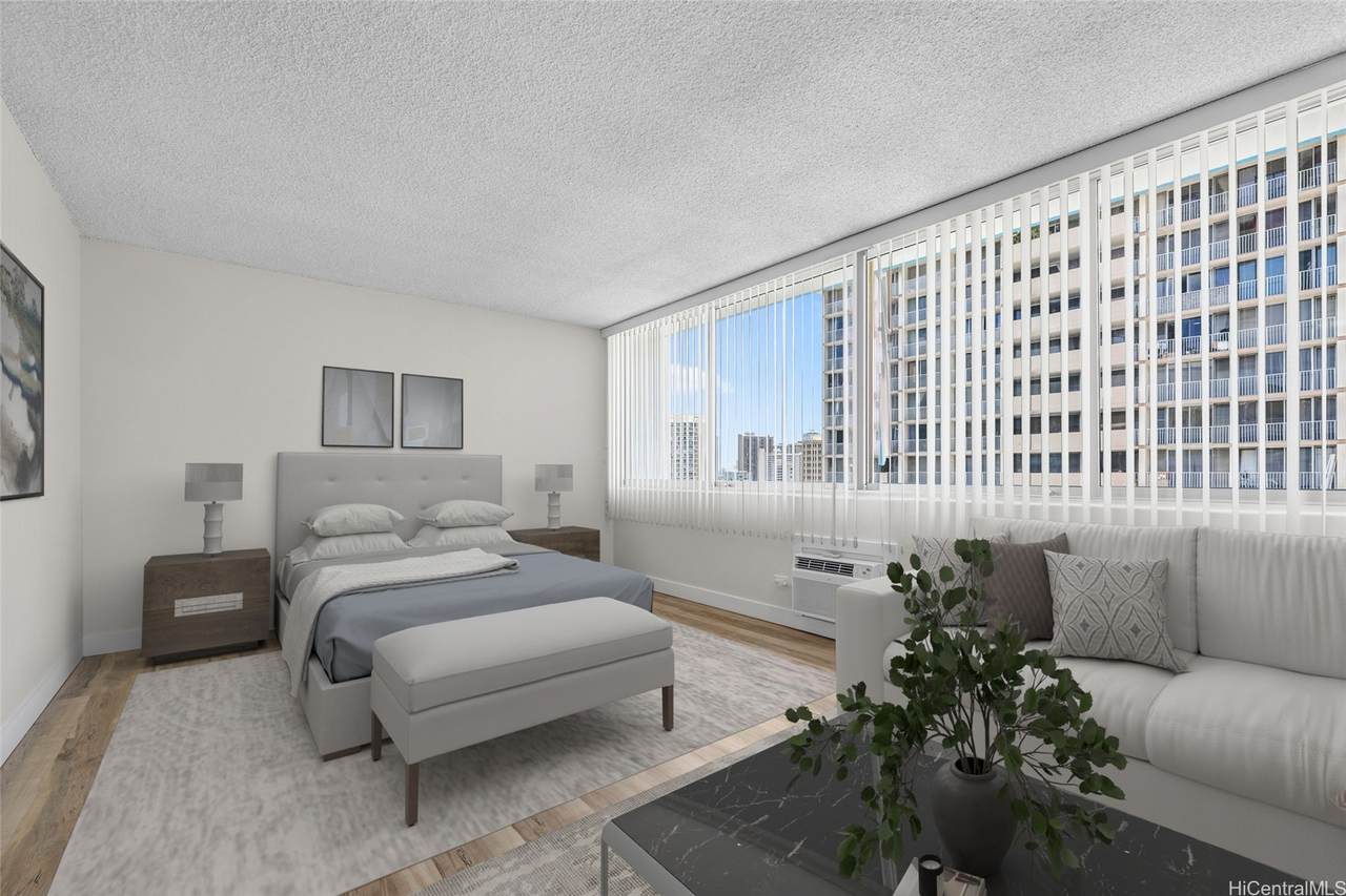 1560 Kanunu Street - Photo 1