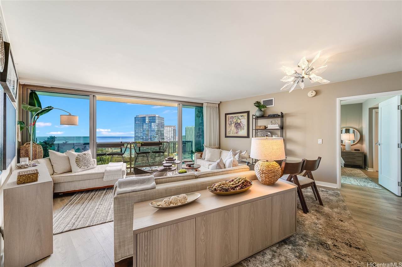 1177 Queen Street - Photo 1