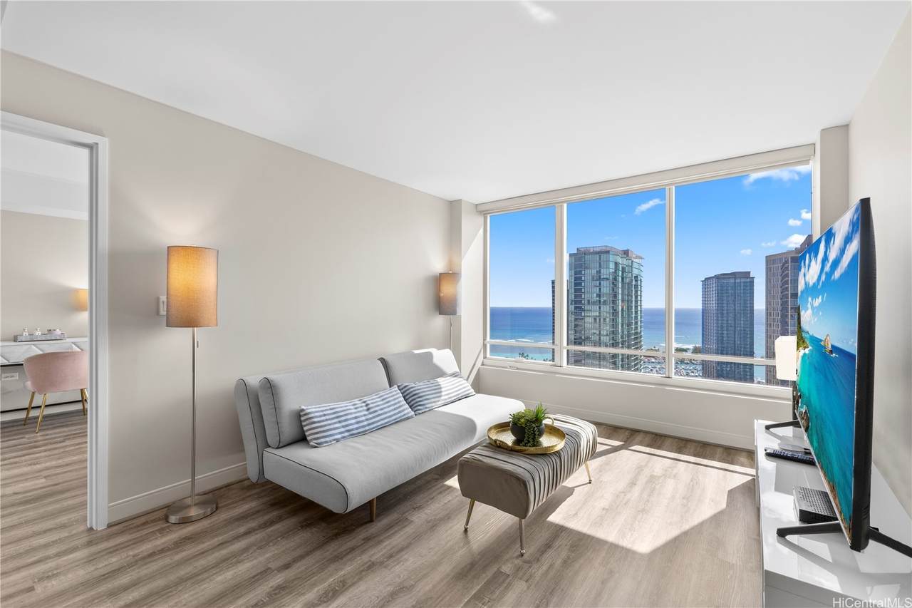 1009 Kapiolani Boulevard - Photo 1