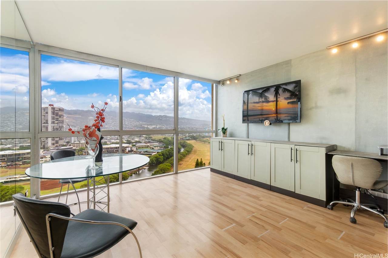 2211 Ala Wai Boulevard - Photo 1