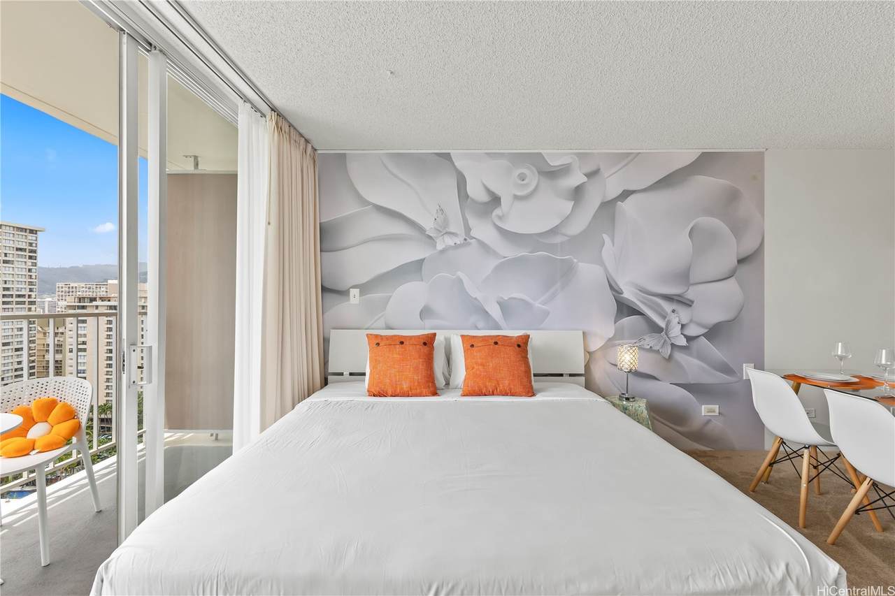 364 Seaside Avenue - Photo 1