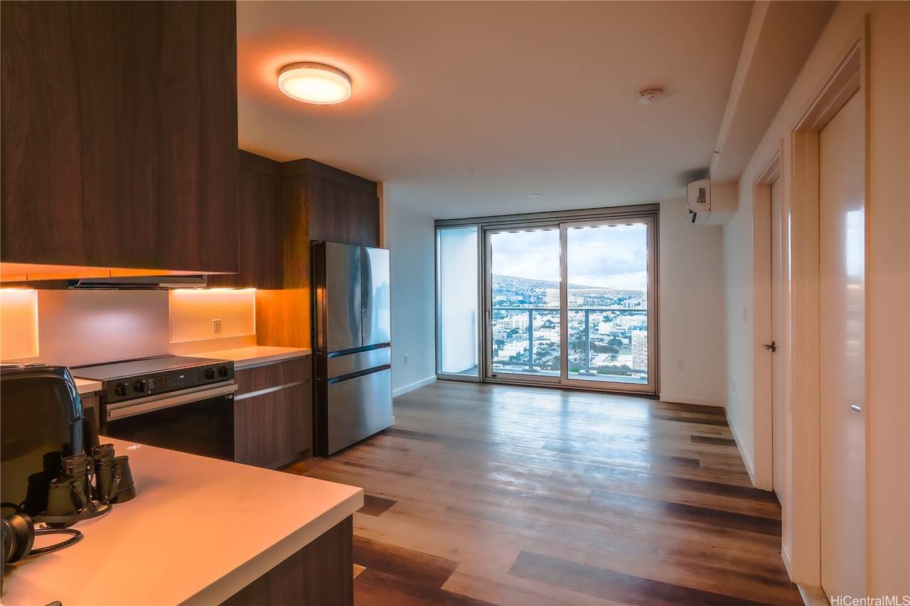 1515 Liona Street - Photo 1