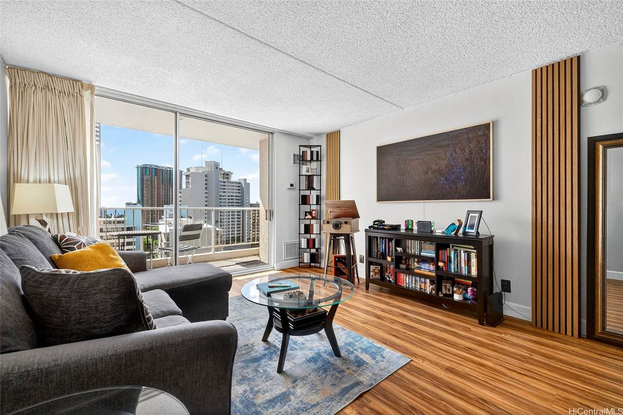 400 Hobron Lane - Photo 1